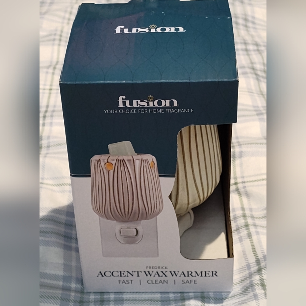 NWT! FUSION Wax Warmer (Electric)